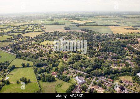 Großer Barton Dorf in Suffolk gesehen im Juni 2006 mit der Hauptstraße A143 Stockfoto