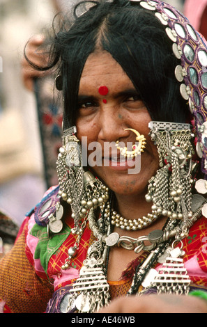 Indien Goa Mapusa Marktchef von Bejeweled Banjara Indianerin Stockfoto