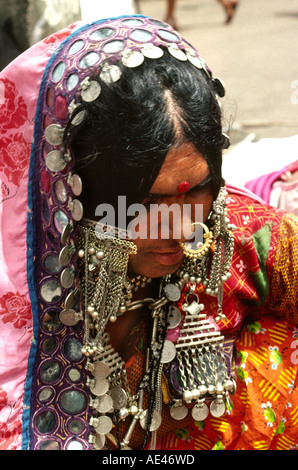 Indien Goa Mapusa Marktchef von Bejeweled Banjara Indianerin Stockfoto