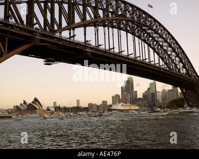 QE2 Ankunft in Sydney Harbour, New South Wales, Australien, Pazifik Stockfoto
