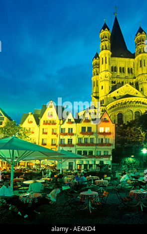 Deutschland Köln Koeln Gross St. Martin Angeln Markt Hintergrund Kuppel Kathedrale Sonnenuntergang Stockfoto