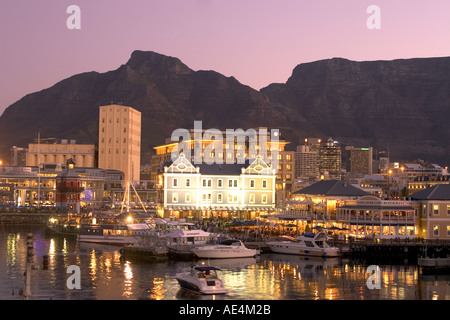 Südafrika Kapstadt Victoria Albert Waterfront Sunst Tafelberg Stockfoto