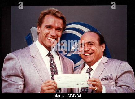 Zwillinge Arnold Schwarzenegger und Danny DeVito im Jahr 1988 film Stockfoto