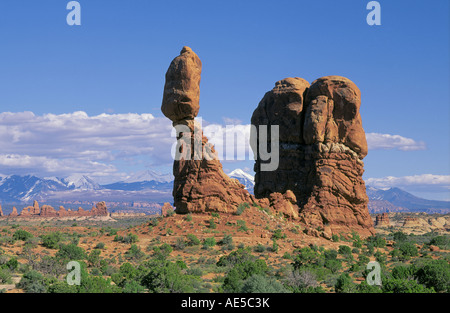 Ein Blick auf die ausgewogene Felsen in der Windows-Abschnitt der Arches National Park, Utah. Stockfoto