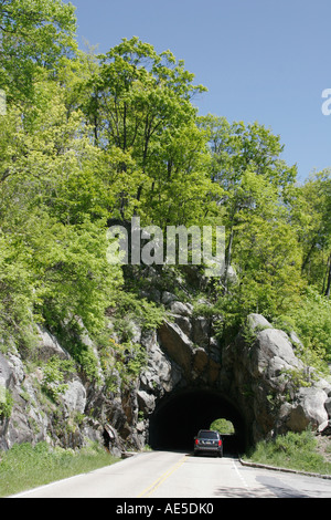 Shenandoah National Park Virginia, Skyline Drive, Mile Marker 32, Mary's Rock Tunnel, Besucher reisen Reise touristischer Tourismus Wahrzeichen Cu Stockfoto