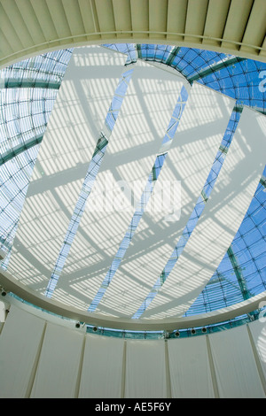 Nach oben auf die Glaskuppel der modernen Architektur San Jose City Hall Rotunde bauen im Silicon Valley Stockfoto
