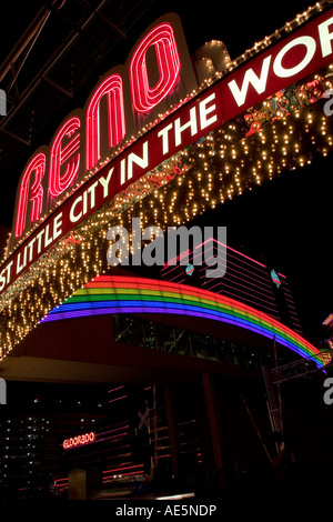 Neon-Schild am Tor zu den Streifen in Virginia Street Reno die größte Kleinstadt in der Welt-Nevada Stockfoto