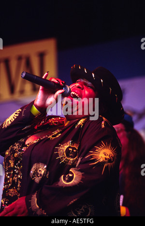 PAULETTE DAVIS singt mit der POWER BLUES BAND MONTEREY BAY BLUES FESTIVAL in Kalifornien Stockfoto