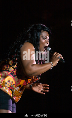 SHEMEKIA COPELAND singt mit ihrer Band auf der MONTEREY BAY BLUES FESTIVAL MONTEREY CALIFORNIA Stockfoto