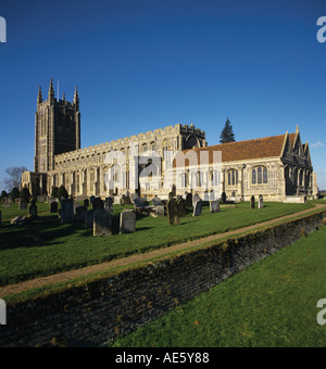 Kirche der Heiligen Dreifaltigkeit mit der Marienkapelle auf der rechten Seite der Flushwork ist wahrscheinlich das schönste in East Anglia Stockfoto