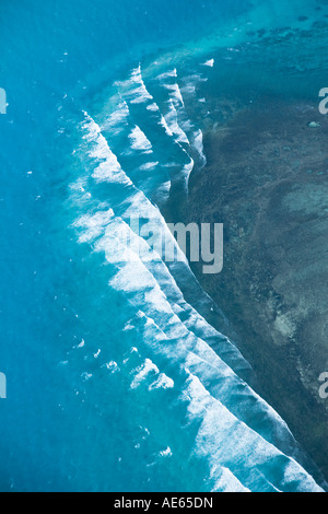 Luftaufnahme von einem Riff in der Quirimbas Archipel in der Nähe von Pemba im Norden Mosambiks Stockfoto