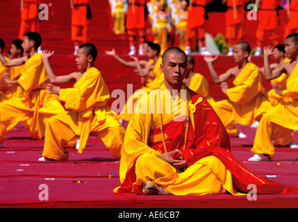 Teenager-Jungen, die Kampfkünste, Putian, Provinz Fujian, China Stockfoto