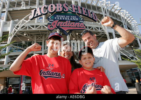 Ohio Cuyahoga County, Cleveland, Jacobs Field, Cleveland Indians, Baseballspiele, Familien, Eltern, Kinder, Fans, Stadion der Major League, OH07073 Stockfoto