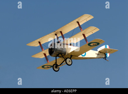 Eine Sopwith Dreidecker Replik am English Heritage Festival der Geschichte Kelmarsh Hall Northamptonshire 2007 Stockfoto