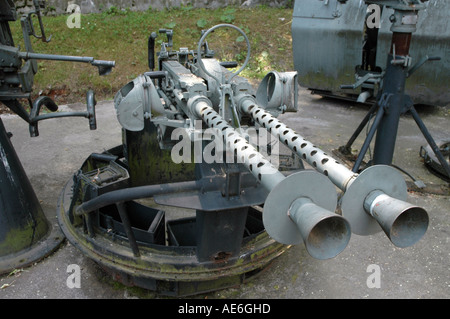 M2HB Browning Maschinengewehr 12,7 mm Kaliber von ORP Błyskawica Zerstörer versenden Stockfoto