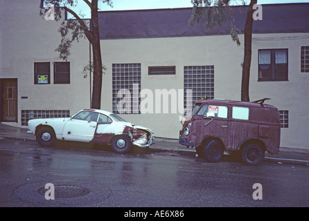 "VW"Karman Ghia"2 Tür Coupé und ^ verkürzt VW-Bus,"San Francisco"Kalifornien" Stockfoto