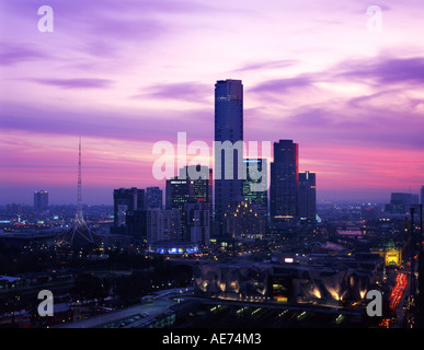 Southbank Melbourne mit Eureka Tower Centre und Federation Square im Vordergrund Victoria Australien Stockfoto