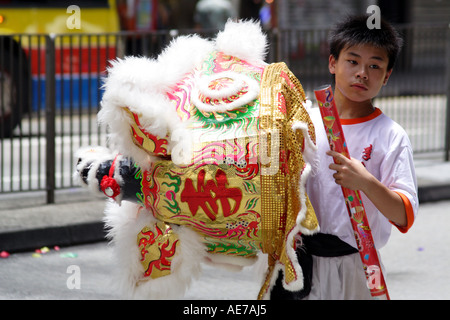 Chinesische nationalistische Hong Kong Wiedervereinigung mit China Parade, Dragon Custome. Stockfoto