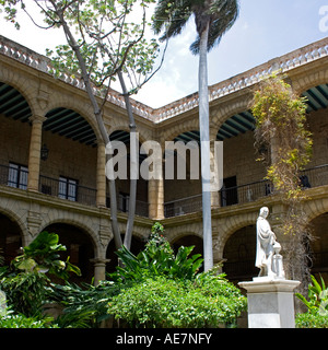 Innenhof des Palacio de Los Capitanes Generales (Stadtmuseum), Havanna. Stockfoto