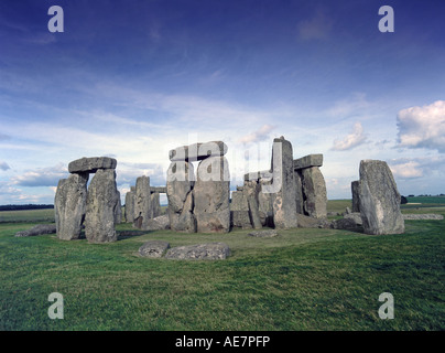 Weltberühmte historische Stonehenge prähistorischen Steine im Kreis im antiken Monument heritage Sehenswürdigkeit in der Nähe von West Amesbury Wiltshire England Großbritannien Stockfoto