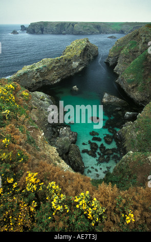 Frankreich, Bretagne, Insel Belle-Ile, in der Nähe von Sauzon, Sterwen Creek südlich von Pointe des Poulains Stockfoto