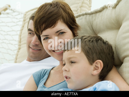 Familie in Hängematte, Porträt Stockfoto
