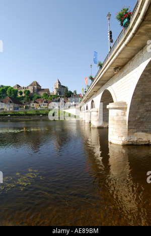 Brücke über den Fluss Creuse, Le Blanc, Indre, Frankreich. Stockfoto