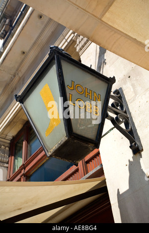 Lobb der berühmten Schuhmacher in London England Stockfoto
