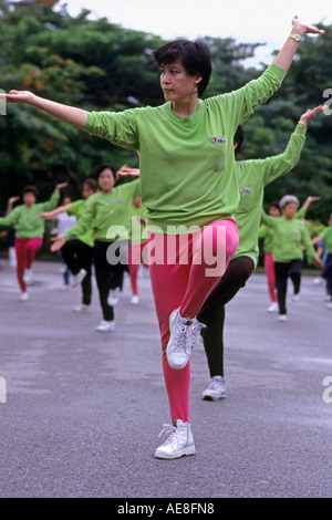 Morgen T Ai Chi im Lumphini Park Bangkok Thailand Stockfoto