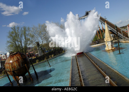 Flutwelle Attraktion im Thorpe Park in der Nähe von London, Surrey, Vereinigtes Königreich Stockfoto