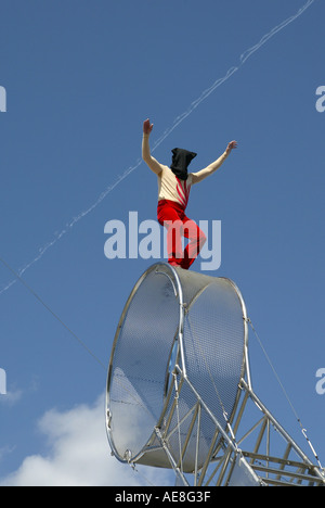 Rad des Todes Zirkus stunt Stockfoto