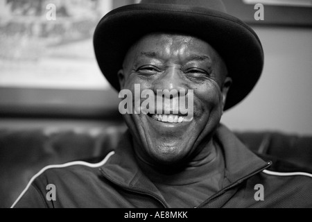 Porträt des legendären Bluesmusiker Buddy Guy lächelnd. Stockfoto