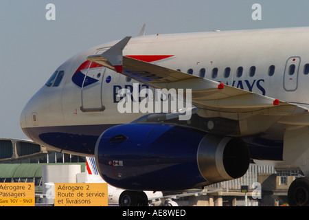 British Airways Airbus A320 Flugzeug am Flughafen Paris CDG Frankreich taxying Stockfoto