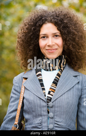 Close up Portrait of Hispanic Frau lächelnd Stockfoto
