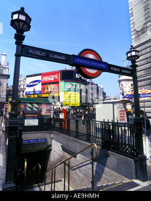 2000 historische Straße U-Bahn Eingang PICCADILLY CIRCUS LONDON ENGLAND GROSSBRITANNIEN Stockfoto