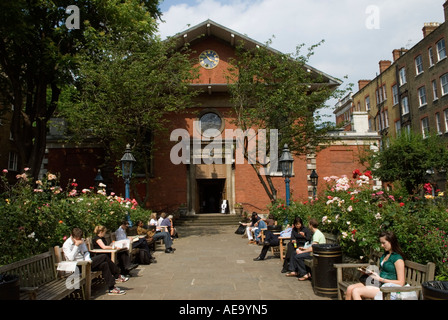 "Covent Garden" West central London England St Pauls Pfarrkirche der Covent Gnd der Kirchhof der Gärten. HOMER SYKES Stockfoto