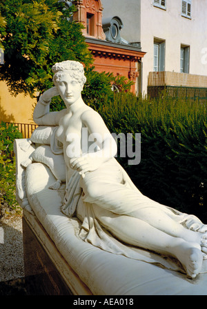 Eine Replik von Canovas Skulptur von Pauline Bonaparte im Garten des Maritime Museum in der Parfum-Stadt Grasse-Provence Stockfoto