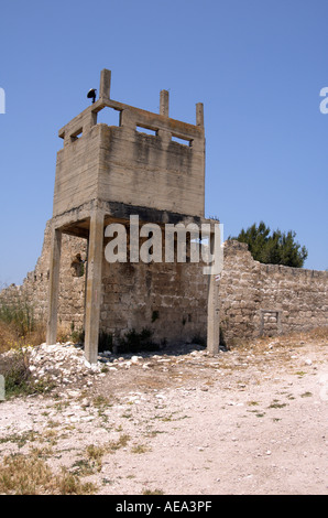 Der alte Wand- und Wache Turm rund um die ursprüngliche Siedlung Bat Shlomo Israel Stockfoto