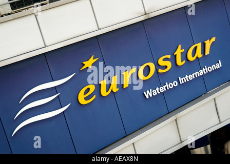 Eurostar-Firmenschild an London Waterloo Bahnhof UK Stockfoto