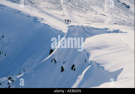 Wanderer auf Lakelandpoeten in der Winterzeit mit großen Gesimse Stockfoto