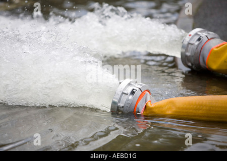 Abpumpen der Mythos Wasseraufbereitung arbeitet nach den Überschwemmungen in Tewkesbury Stockfoto