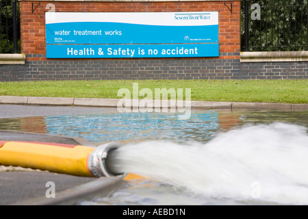 Auspumpen der überfluteten Mythos einer Wasseraufbereitungsanlage in tewkesbury Stockfoto