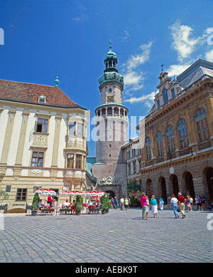 Ungarn Sopron über Fo Ter Stadtplatz, der Feuerturm Stockfoto