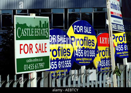 Immobilienmakler Bretter, Hinckley, Leicestershire, England, UK Stockfoto