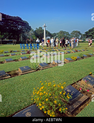 Friedhof für alliierte Gefangene getötet Bau der Brücke über den Fluss Kwai im zweiten Weltkrieg Kanchanaburi Thailand Stockfoto