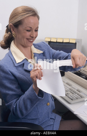 Frau in einem Büro Stockfoto