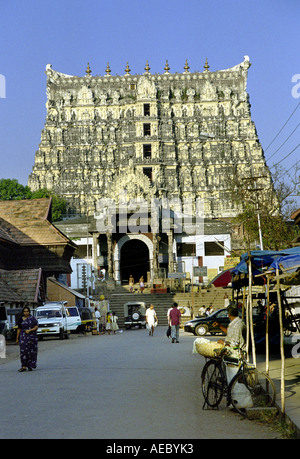 Ein Hindu-Tempel mit indischen klassischen Baustil, Thiruvananthapuram, Kerala, Indien, Asien. Stockfoto
