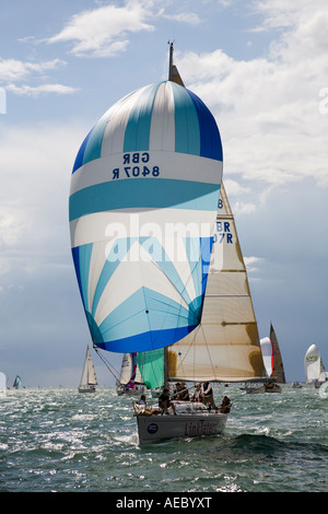 2007 Cowes Woche Regatta Segeln im Wind liefen Solent Stockfoto