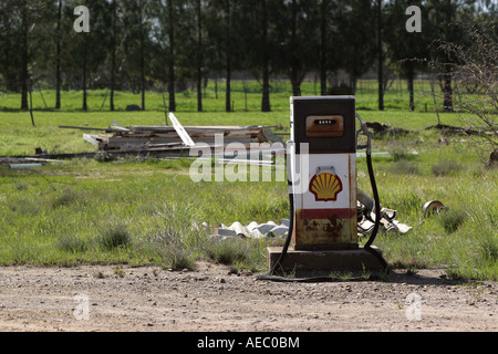 Alte Tankstelle und Zapfsäule Nieuwhoudtville, Northern Cape, Südafrika Stockfoto