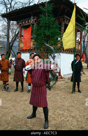 Bogenschützen am Bogenschießen Festival Paro Bhutan Stockfoto